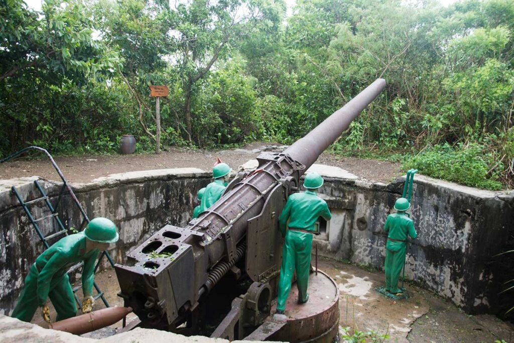 cat-ba-canon-fort-1